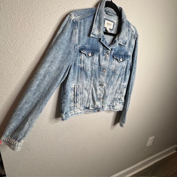 Forever 21 Size Large Medium Wash Grunge Jean Jacket - Picture 4 of 9
